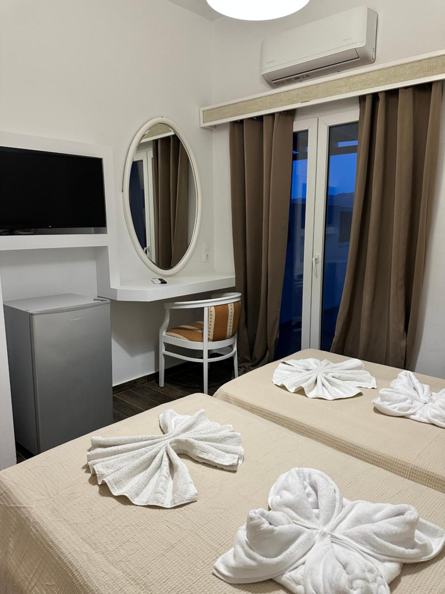 Ene'S Mykonos Apartment Klouvas Exterior photo