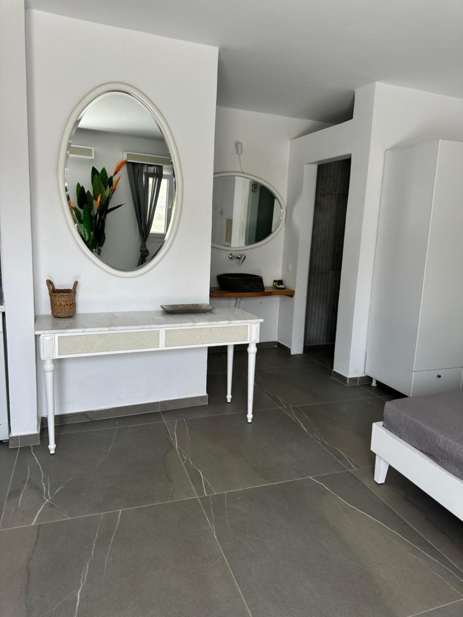 Ene'S Mykonos Apartment Klouvas Exterior photo