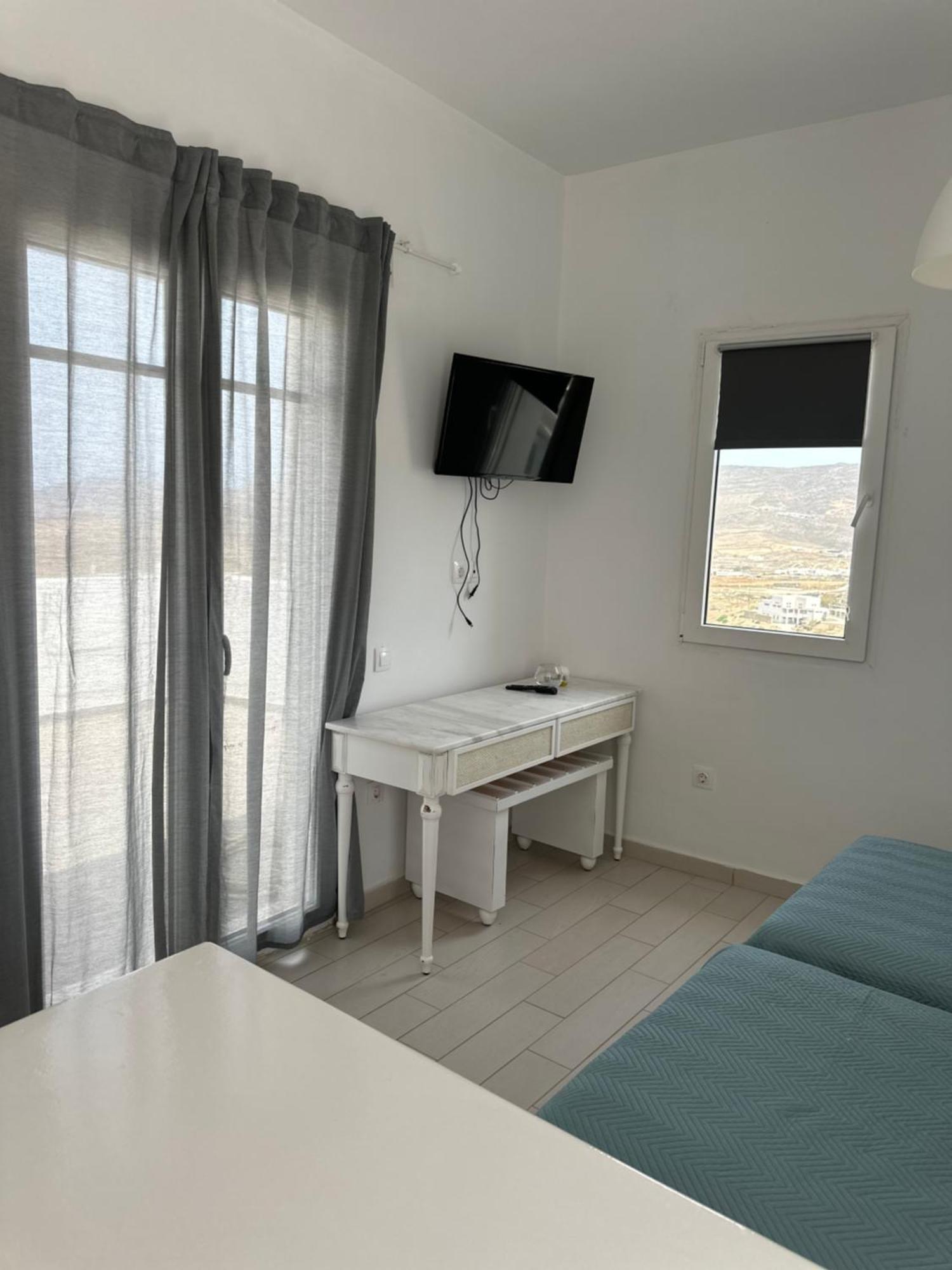 Ene'S Mykonos Apartment Klouvas Exterior photo